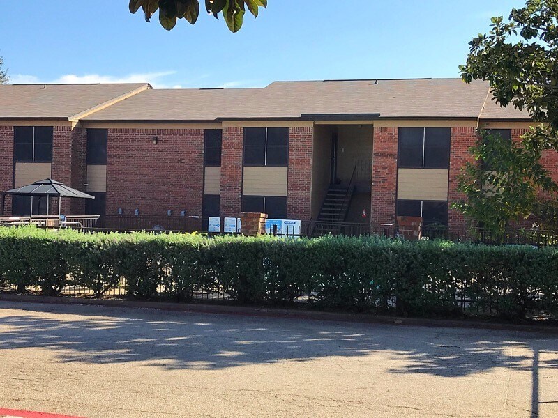 Building Photo - 3917 Bonnie Dr