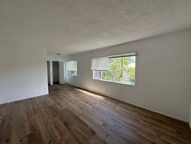 Primary Photo - 2027 Ridgeley Dr