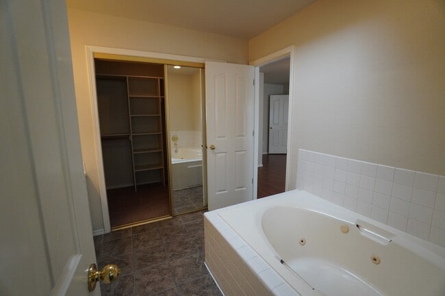 Building Photo - 4764 N Eugene St