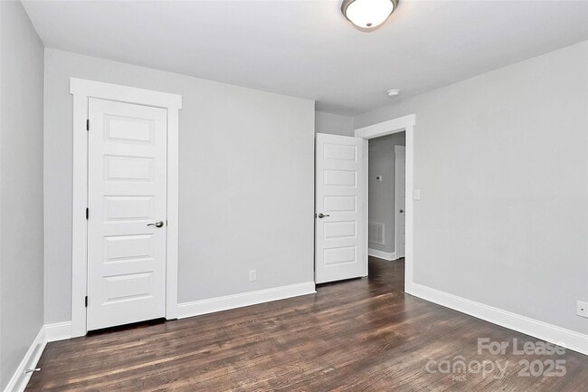 Building Photo - 1826 Merriman Ave