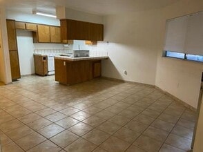 Building Photo - 2 Bed 1 Bath Condo for Rent