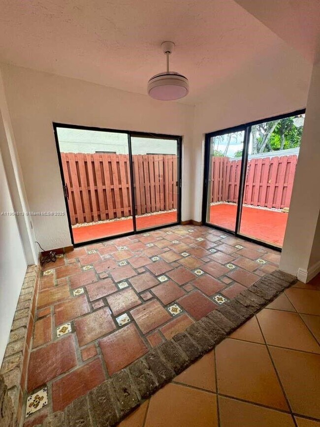 Building Photo - 440 SW 88th Ct