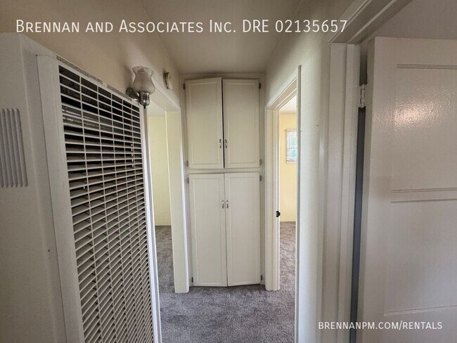 Building Photo - 456 Davidson-#B