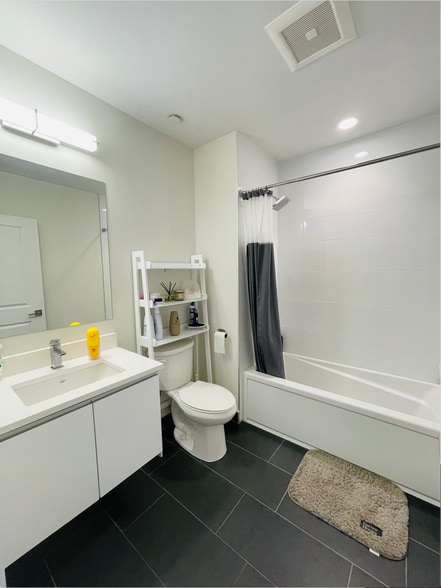 Building Photo - 16 Boardman St