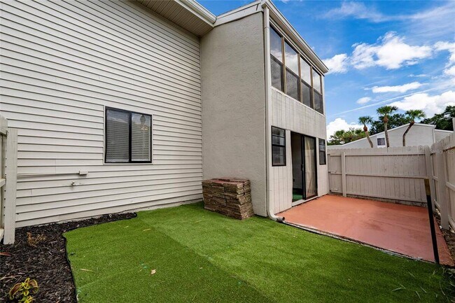 Building Photo - 1412 Oak Pl