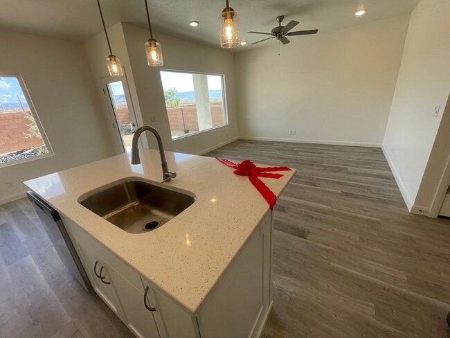 Building Photo - 1396 White Holw Ln
