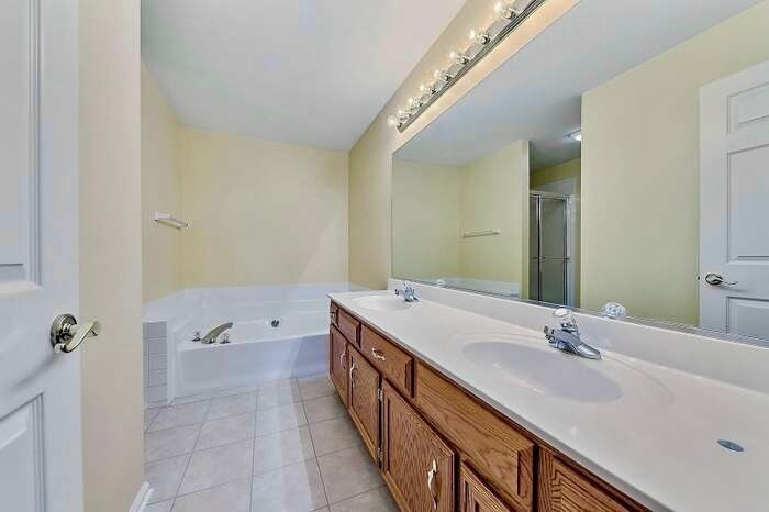 Building Photo - 1005 Middleton Pl