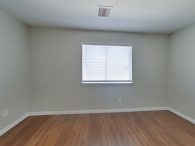 Building Photo - 21414 Jamals Way