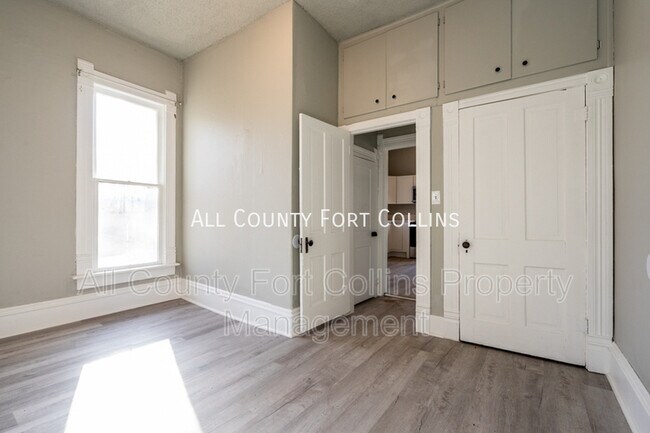 Building Photo - 417 E Mulberry St