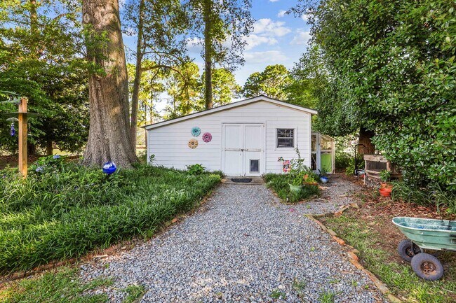 Building Photo - 206 Ramblewood Dr