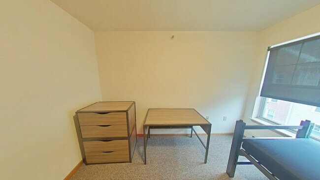 Building Photo - 3 Bedroom, 2 Bathroom