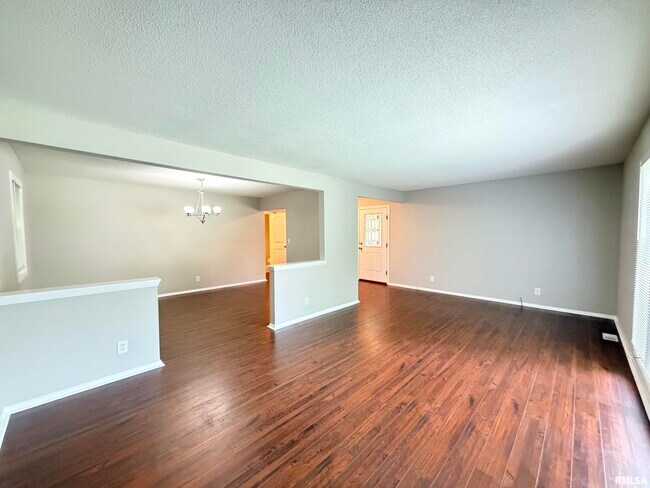 Building Photo - 122 W Morningside Dr