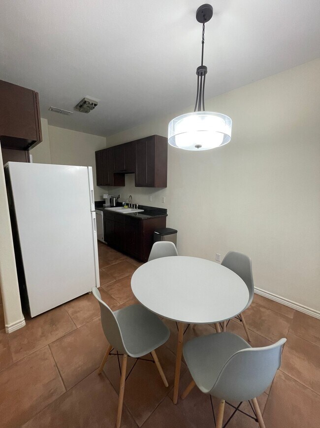 Building Photo - 1 bedroom /1 bathroom units available in a brand new complex!  Move in now!!