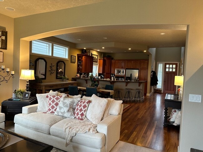 Building Photo - 788 Tukwila Dr