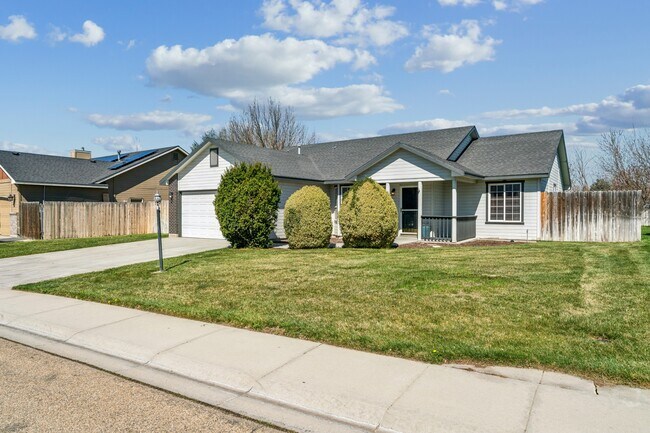 Building Photo - 8210 Waterside Ave