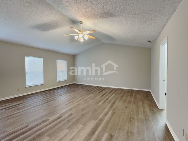 Building Photo - 5793 Amber Ln