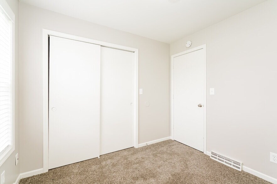 Building Photo - 3266 Sextant Dr