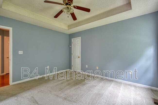 Building Photo - 208 Cotton Creek Dr
