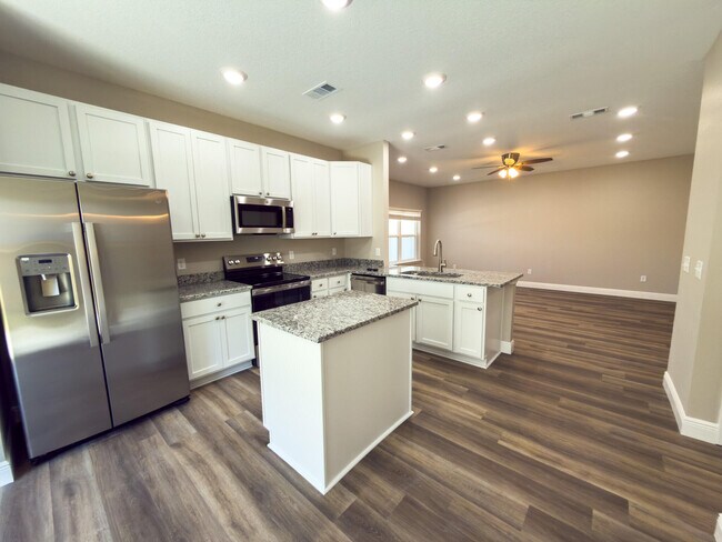 Building Photo - 6635 Water St