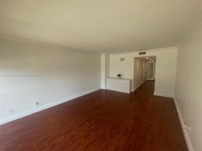 Building Photo - 18181 NE 31st Ct