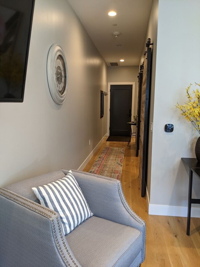 Building Photo - Upscale Fully and Comfortably Furnished , downtown condo ready now (can be rented short term)