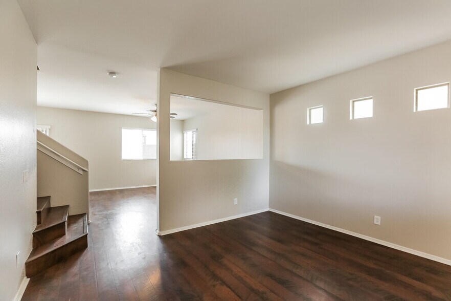Building Photo - 1304 E Dunbar Dr