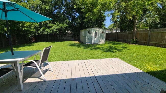 Building Photo - 5805 Blythewood Dr