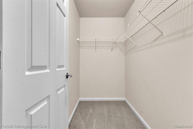 Building Photo - 41590 Mitchell Rd