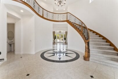 Building Photo - Luxurious, 5450 SqFt,  5 Ensuite Bedrooms ...