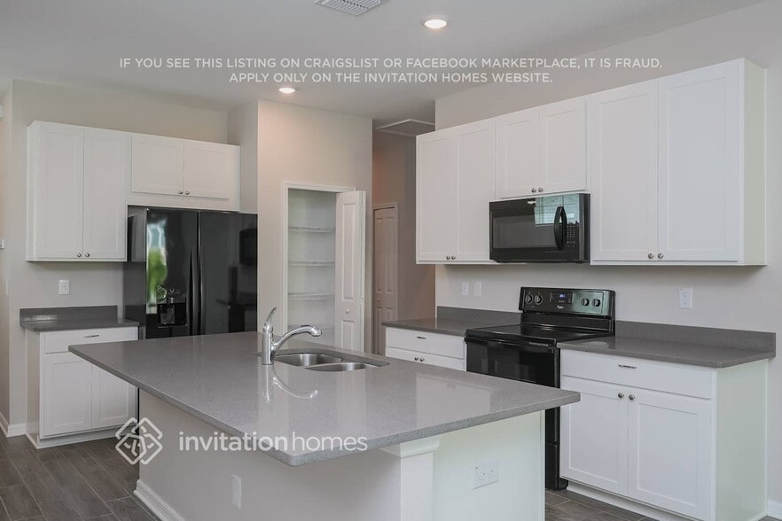 Building Photo - 7610 Ashcroft Dr