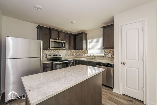 Building Photo - 111 Palomino Bnd Dr