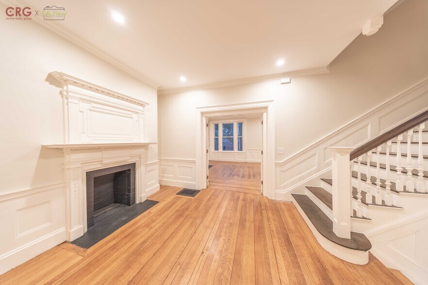 Building Photo - 1726 Beacon St