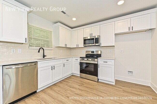 Building Photo - 584 Pleasant Ave