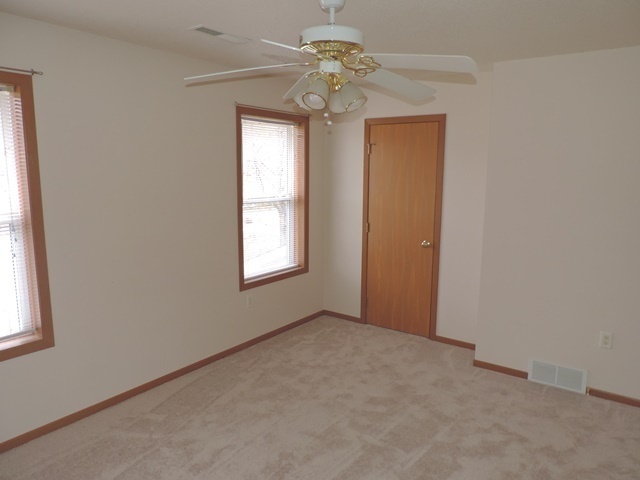 Building Photo - $1,450 | 2 Bedroom, 2.5 Bathroom Town Home...