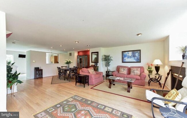 Building Photo - 4804 Heron Neck Ln