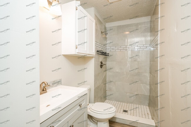 Building Photo - 13808 E 32nd Pl