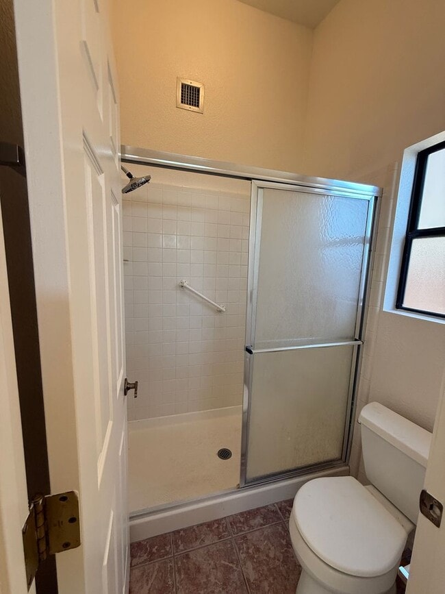 Building Photo - 3 Bed 2 Bath home in the highly desirable Northwest Tucson area. New paint, Carpet an Appliances!
