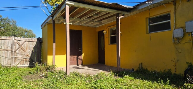 Building Photo - 112 Newton Rd