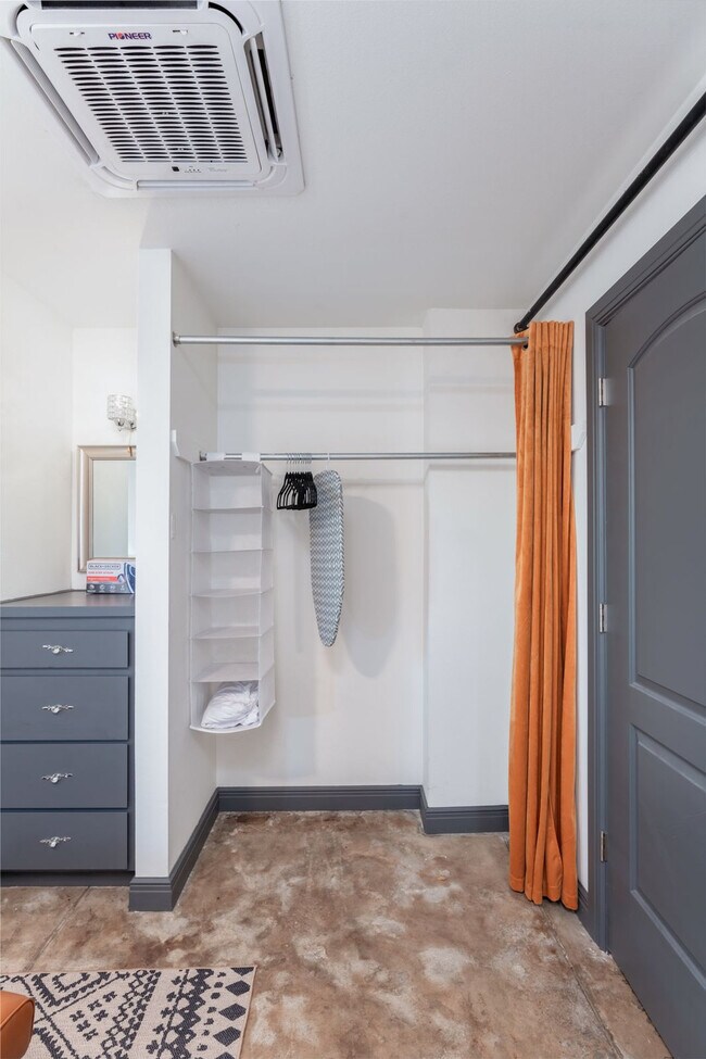 Building Photo - 201 S Chaparral St