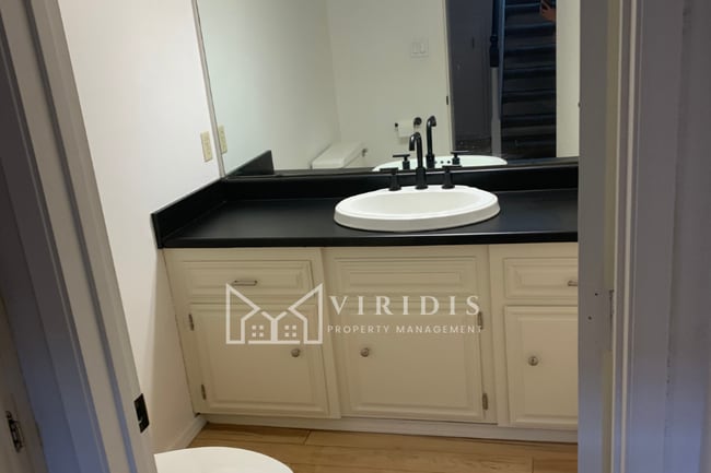 Building Photo - 1001 Mohawk St