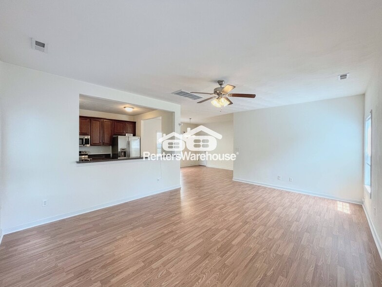 Building Photo - 1713 Sparrow Rd