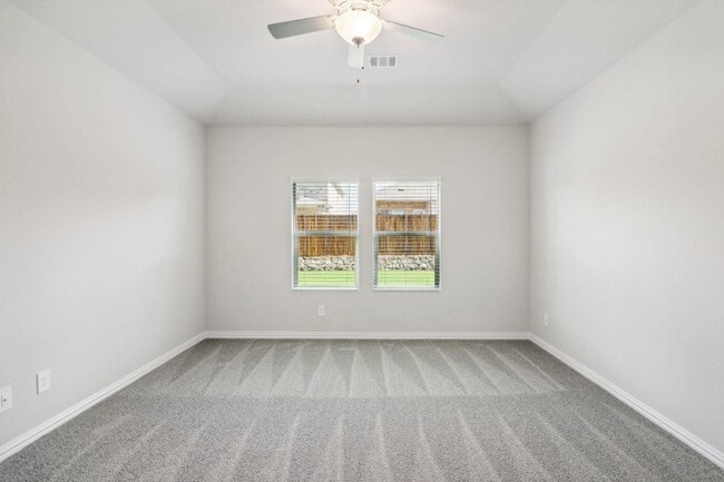 Building Photo - 701 Easthill Dr