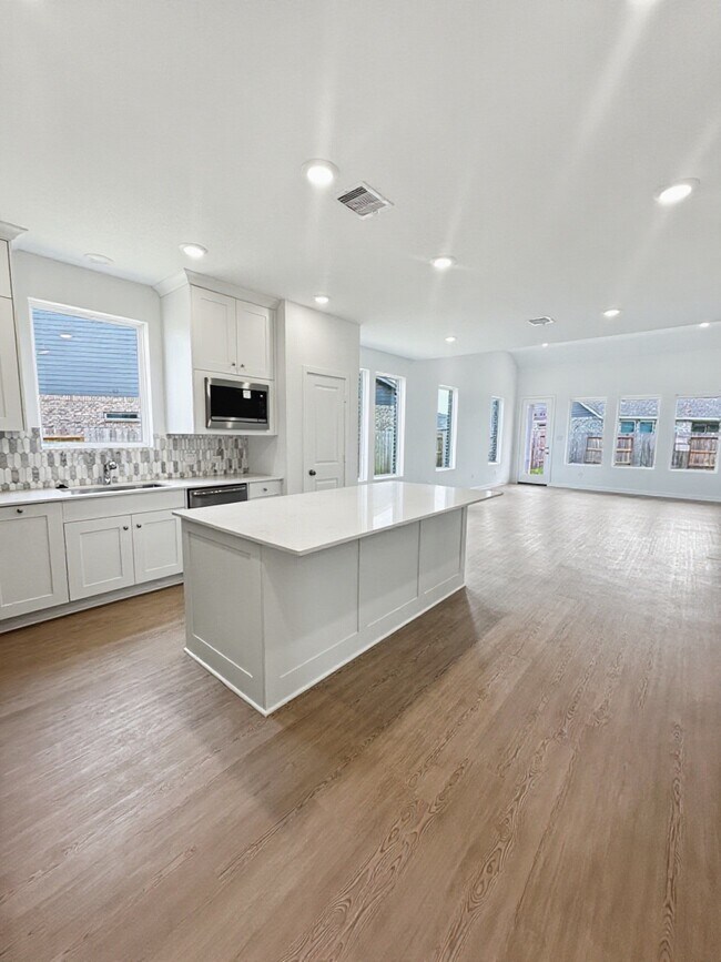 Building Photo - 26915 Nightingale Songs Dr