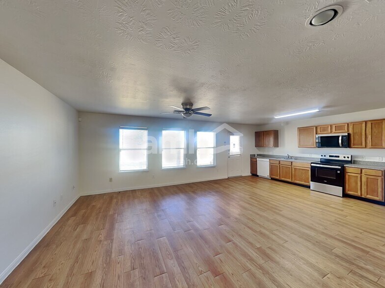 Building Photo - 19414 Dry Canyon Ct