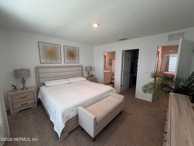 Building Photo - 947 Rivertree Pl