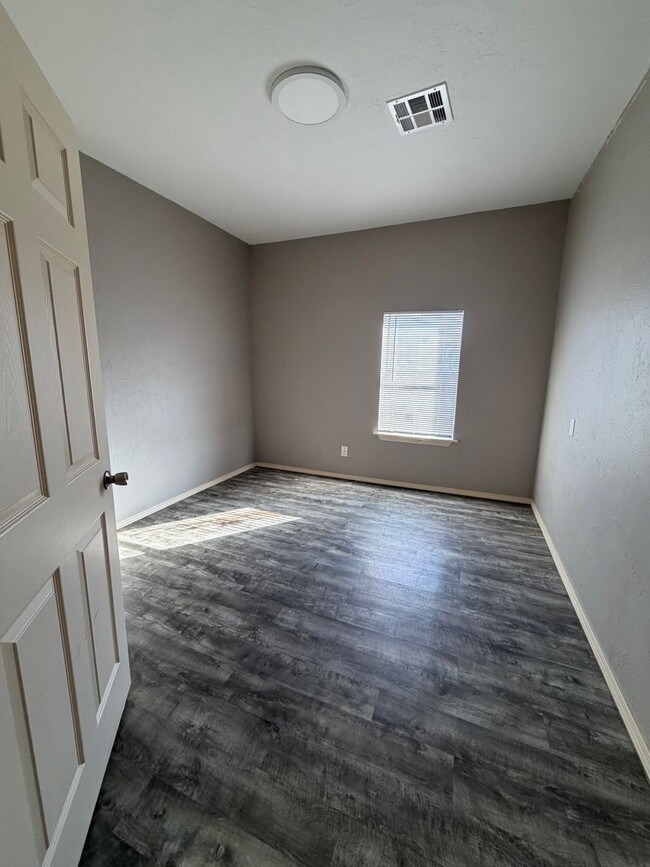 Building Photo - Ada OK Rental