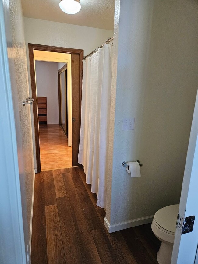 Building Photo - Turnkey Townhome