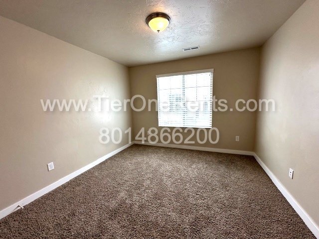 Building Photo - Move in special: $500 off First months rent!