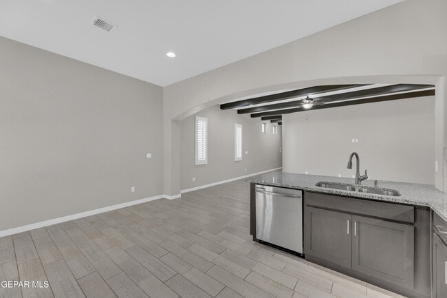 Building Photo - 10613 Hidden Palm Pl