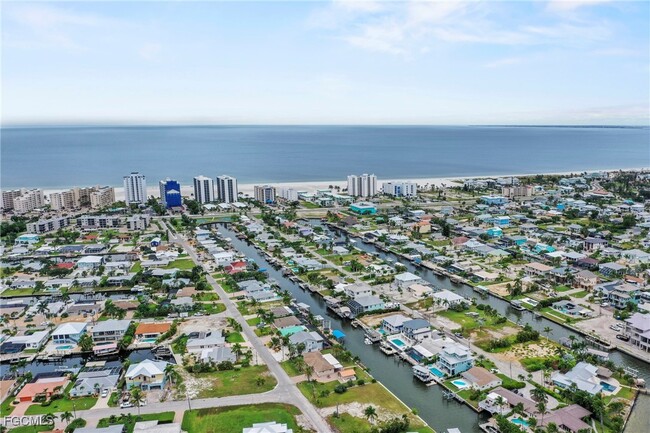 Building Photo - 256 Ibis St